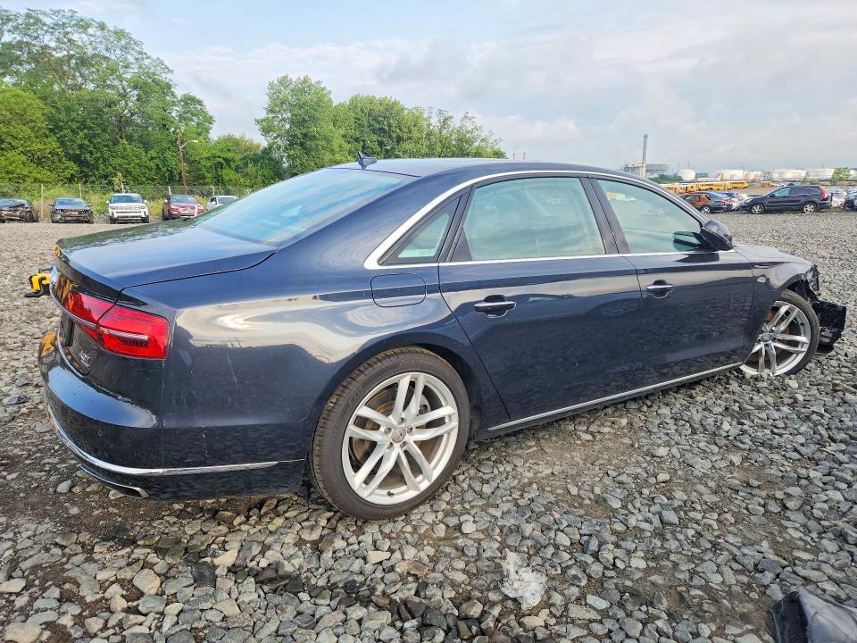 61866476 :رقم المزاد ، WAU32AFD4FN030165 vin ، 2015 Audi A8 مزاد بيع