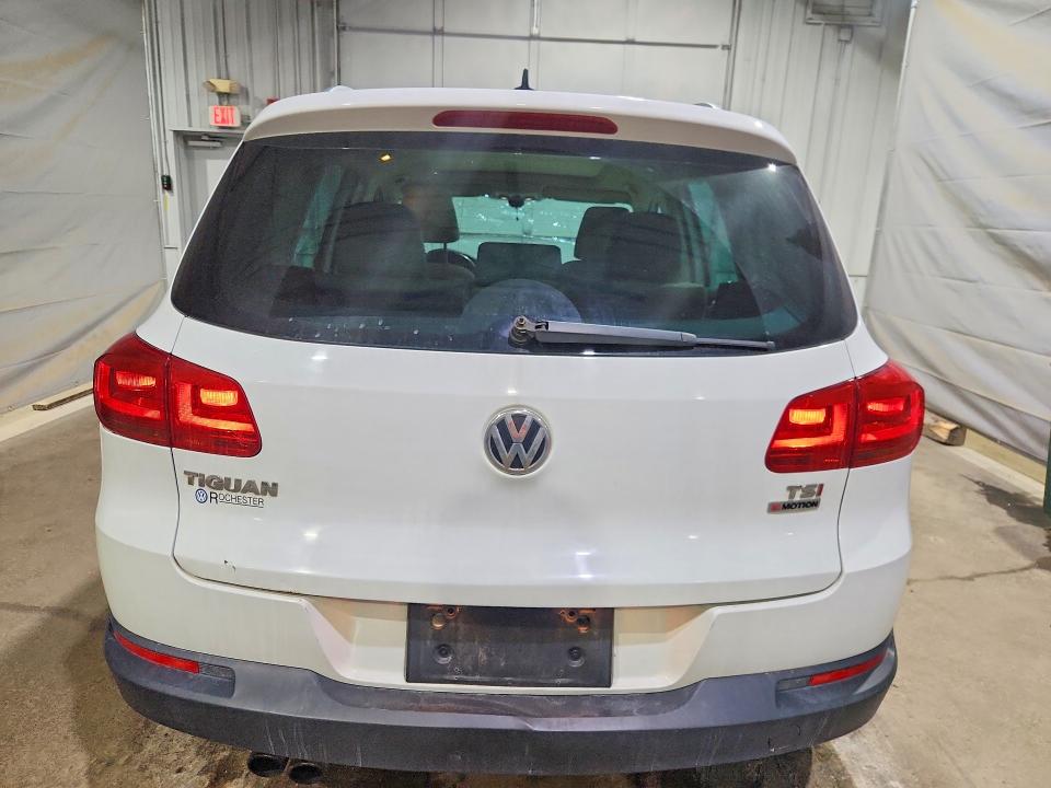 61937986 :رقم المزاد ، WVGSV7AX0HK012479 vin ، 2017 Volkswagen Tiguan مزاد بيع