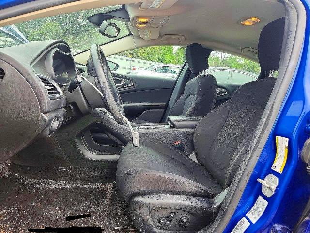 60388066 :رقم المزاد ، 1C3CCCAB8FN550486 vin ، 2015 Chrysler 200 مزاد بيع