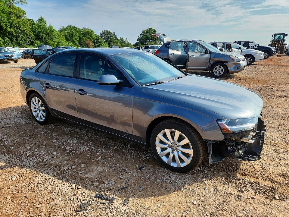 85618335 :رقم المزاد ، WAUAFAFL8EN030381 vin ، 2014 Audi A4 مزاد بيع