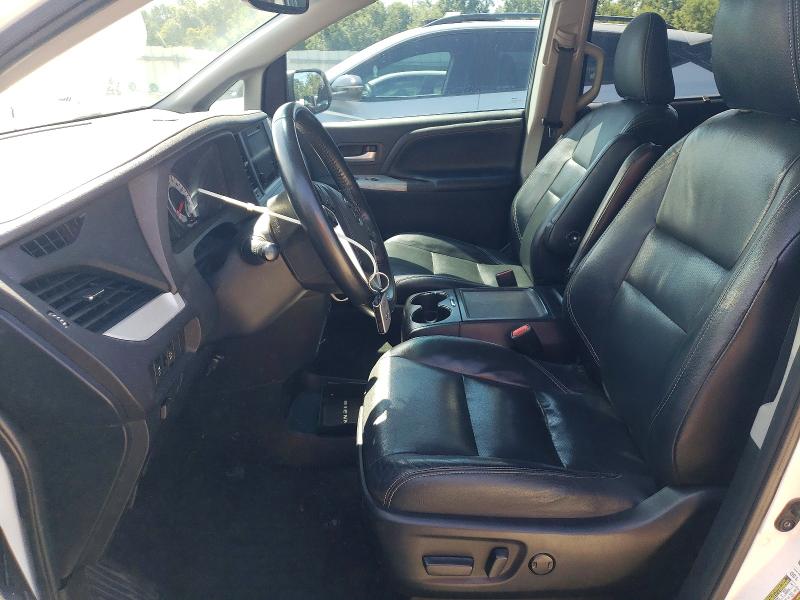 2015 Toyota Sienna მანქანა იყიდება აუქციონზე, vin: 5TDXK3DCXFS592706, აუქციონის ნომერი: 59887206