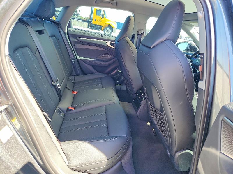 Продаж на аукціоні авто 2026 Audi A6, vin: WAU55CFN9TN033661, номер лоту: 62450316