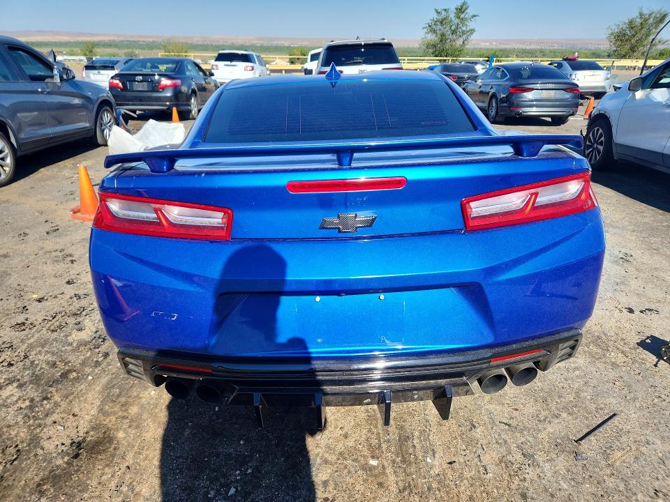 60273636 :رقم المزاد ، 1G1FF1R74H0156013 vin ، 2017 Chevrolet Camaro مزاد بيع
