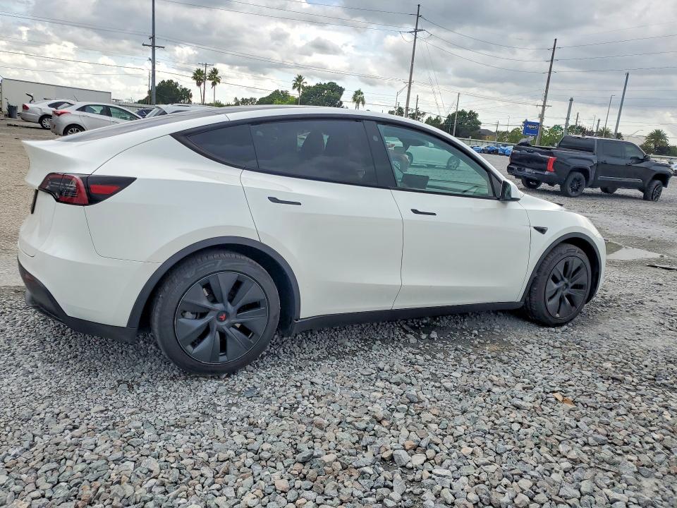 2024 Tesla Model Y მანქანა იყიდება აუქციონზე, vin: 7SAYGDED6RA326191, აუქციონის ნომერი: 61202676