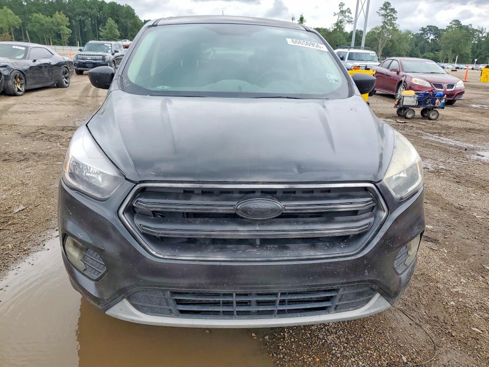 2017 Ford Escape მანქანა იყიდება აუქციონზე, vin: 1FMCU0GD7HUE39626, აუქციონის ნომერი: 60656956