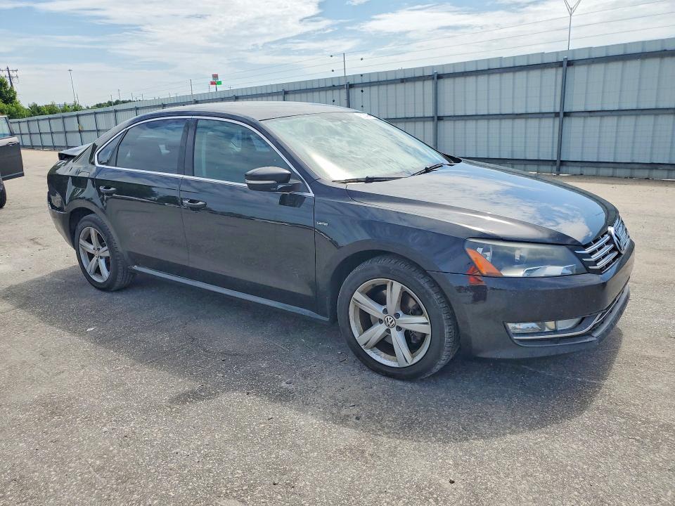2015 Volkswagen Passat მანქანა იყიდება აუქციონზე, vin: 1VWAS7A34FC113812, აუქციონის ნომერი: 60045606