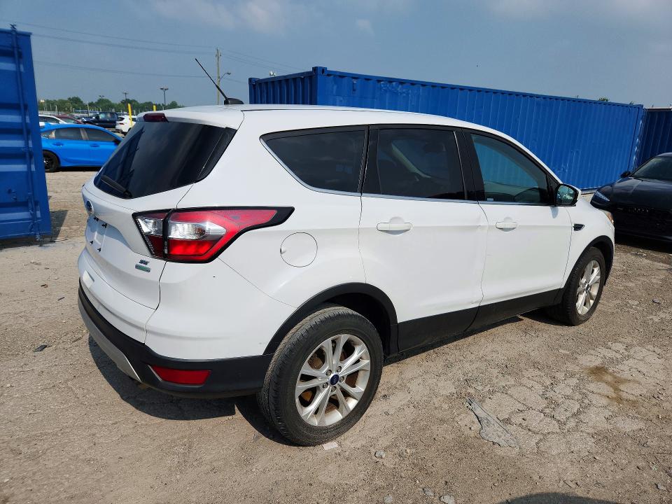 61540276 :رقم المزاد ، 1FMCU0GD1HUE90085 vin ، 2017 Ford Escape مزاد بيع