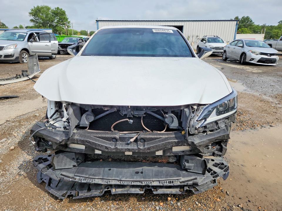 60658836 :رقم المزاد ، 58ABZ1B14KU041760 vin ، 2019 Lexus Es مزاد بيع