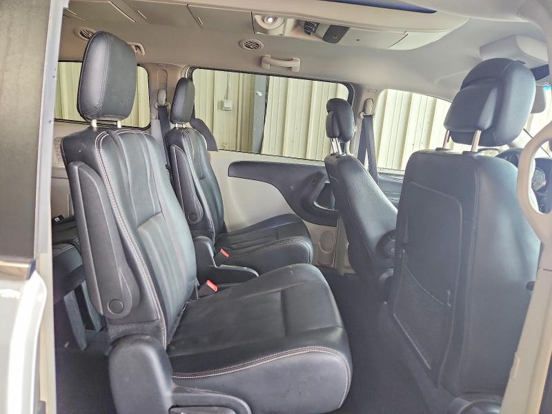 61511176 :رقم المزاد ، 2C4RC1BG5GR290539 vin ، 2016 Chrysler Town & Country مزاد بيع