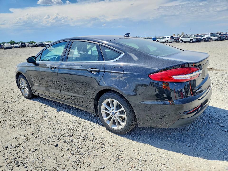 61027226 :رقم المزاد ، 3FA6P0LU5KR143801 vin ، 2019 Ford Fusion مزاد بيع