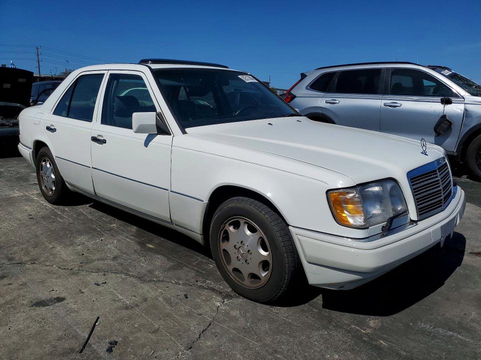 1995 Mercedes-benz E მანქანა იყიდება აუქციონზე, vin: WDBEA32EXSC271970, აუქციონის ნომერი: 62513686