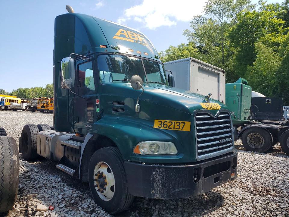 59225526 :رقم المزاد ، 1M1AW01X0HM009445 vin ، 2017 Mack 600 مزاد بيع