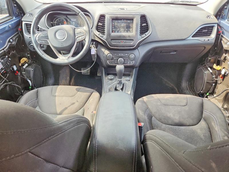 61630546 :رقم المزاد ، 1C4PJMCB4KD379094 vin ، 2019 Jeep Cherokee مزاد بيع