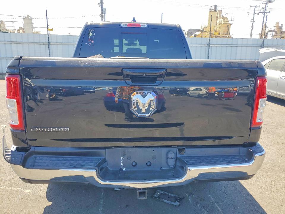 60841226 :رقم المزاد ، 1C6RREFG5NN424998 vin ، 2022 Ram 1500 مزاد بيع