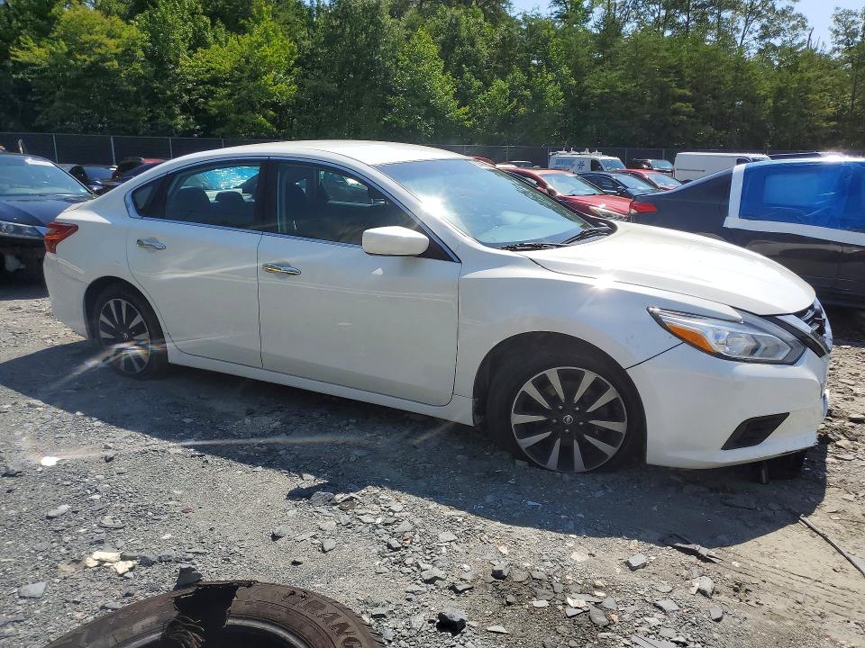 2018 Nissan Altima მანქანა იყიდება აუქციონზე, vin: 1N4AL3AP5JC205277, აუქციონის ნომერი: 60443996