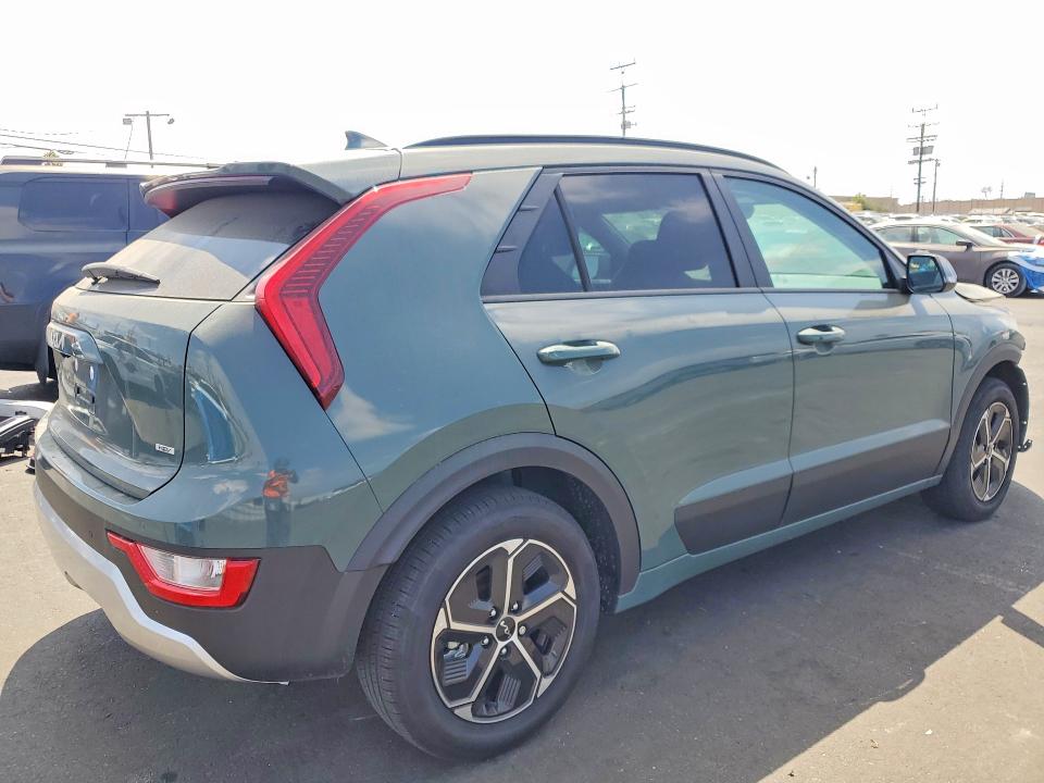 2025 Kia Niro მანქანა იყიდება აუქციონზე, vin: KNDCR3LE2S5304481, აუქციონის ნომერი: 59714826