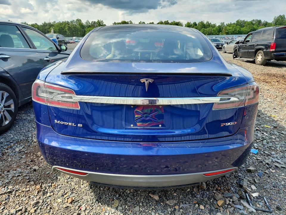 Продажа на аукционе авто 2015 Tesla Model S, vin: 5YJSA1E47FF114353, номер лота: 62977956
