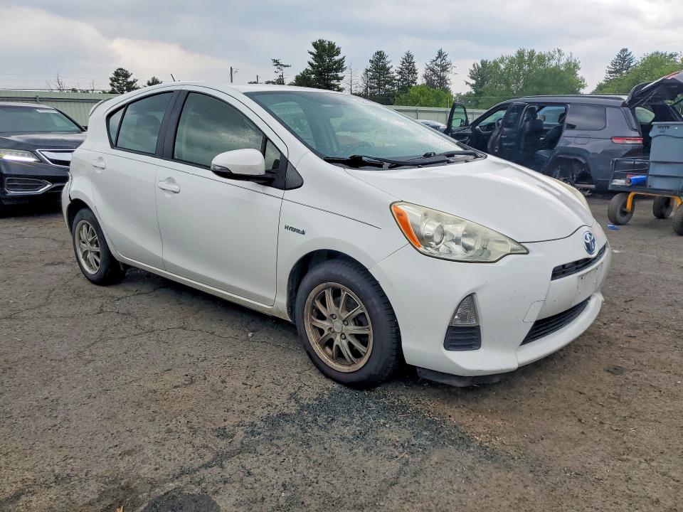Продажа на аукционе авто 2012 Toyota Prius C, vin: JTDKDTB37C1518563, номер лота: 62521096