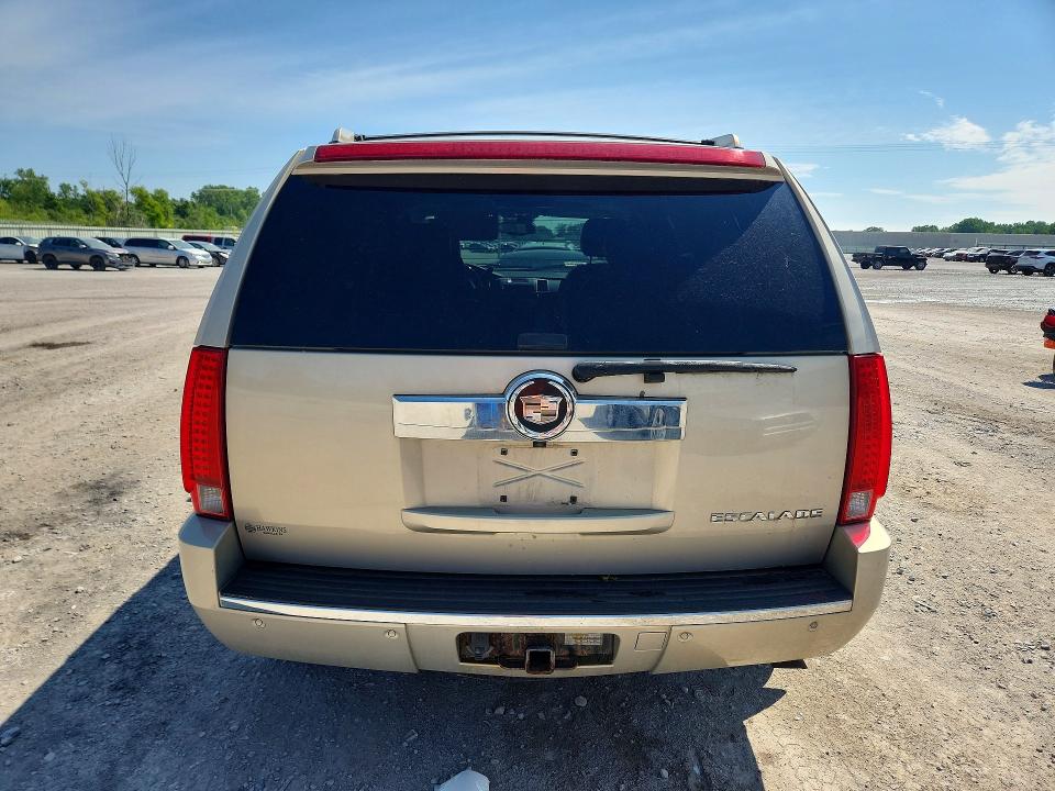 2008 Cadillac Escalade მანქანა იყიდება აუქციონზე, vin: 1GYFK63888R128299, აუქციონის ნომერი: 61372446