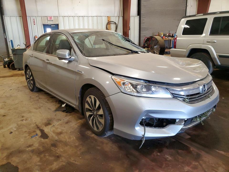 Продажа на аукционе авто 2017 Honda Accord, vin: JHMCR6F52HC010790, номер лота: 61729106
