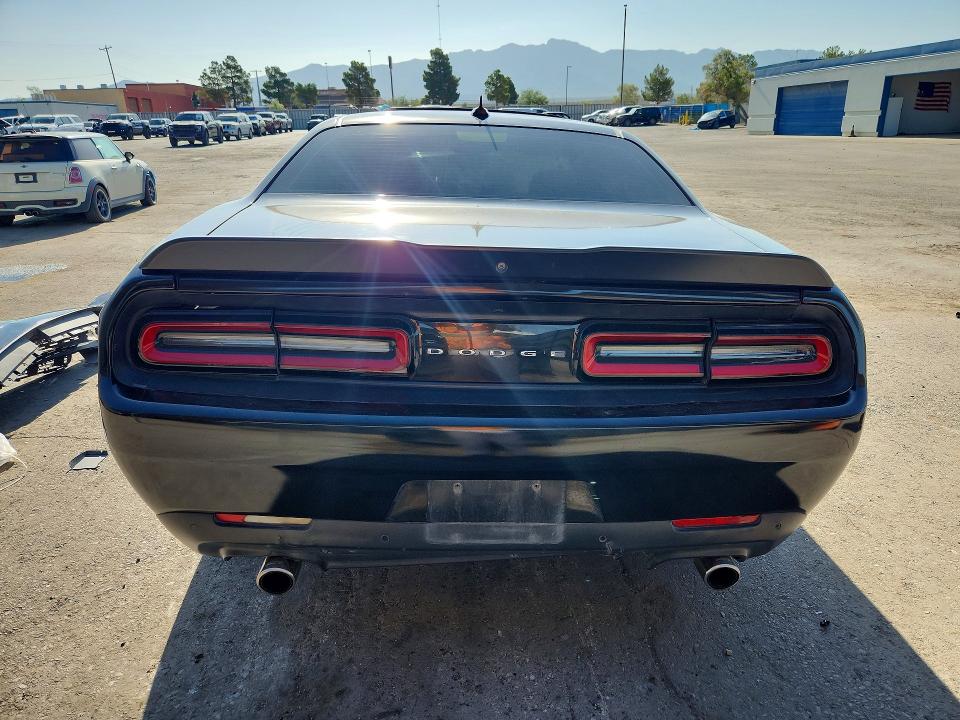 63336386 :رقم المزاد ، 2C3CDZAG7JH310729 vin ، 2018 Dodge Challenger مزاد بيع