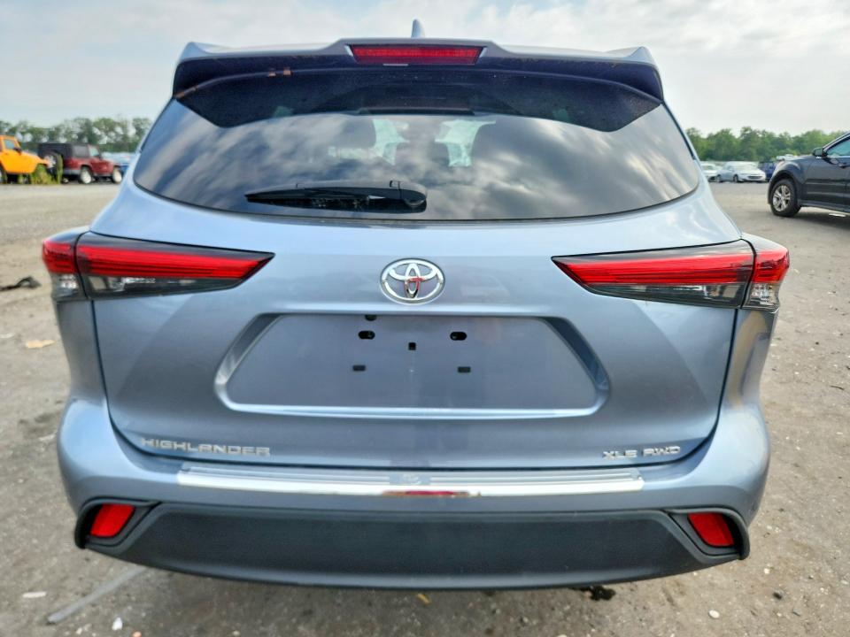 Продаж на аукціоні авто 2022 Toyota Highlander, vin: 5TDGZRBH0NS245770, номер лоту: 61055376