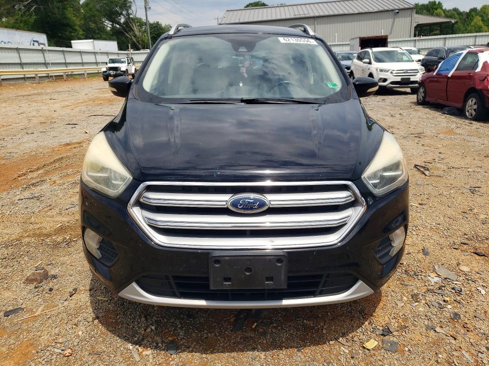 62130556 :رقم المزاد ، 1FMCU0J99HUD90949 vin ، 2017 Ford Escape مزاد بيع