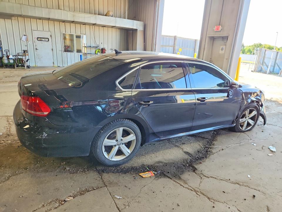 2012 Volkswagen Passat მანქანა იყიდება აუქციონზე, vin: 1VWBP7A37CC101252, აუქციონის ნომერი: 59602156