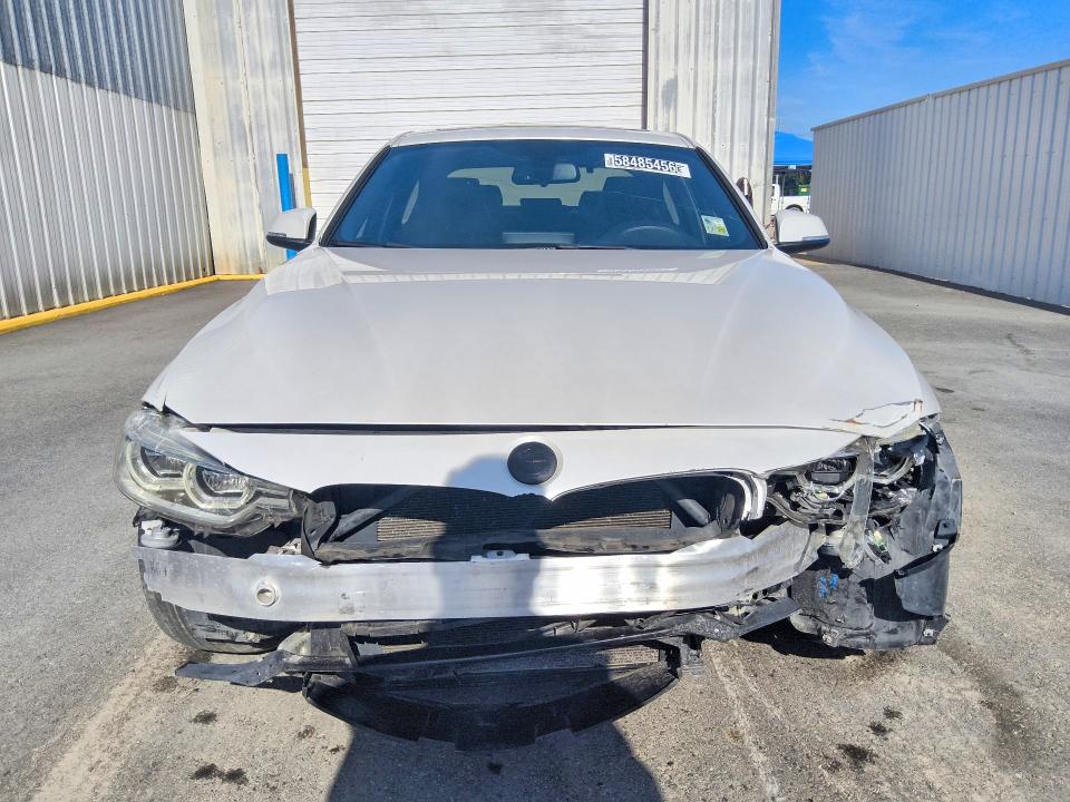 58485456 :رقم المزاد ، WBA8B9G32HNU56269 vin ، 2017 Bmw 330 مزاد بيع