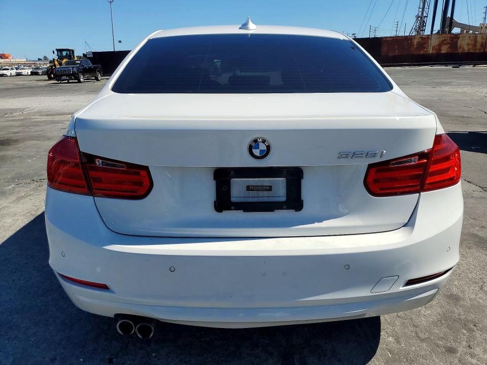 62345776 :رقم المزاد ، WBA3C1C51FP851173 vin ، 2015 Bmw 328 مزاد بيع