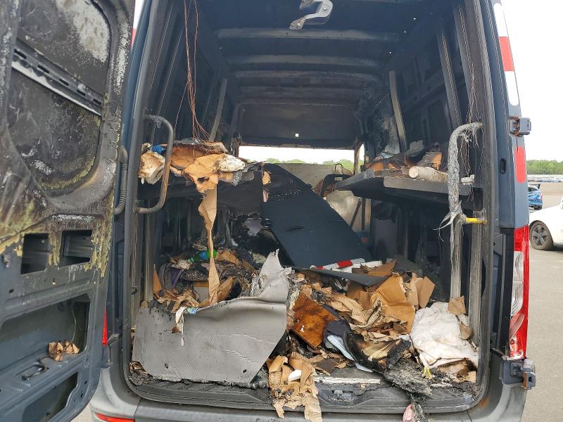 61695756 :رقم المزاد ، WD4PF0CD3KP088408 vin ، 2019 Mercedes-benz Sprinter مزاد بيع