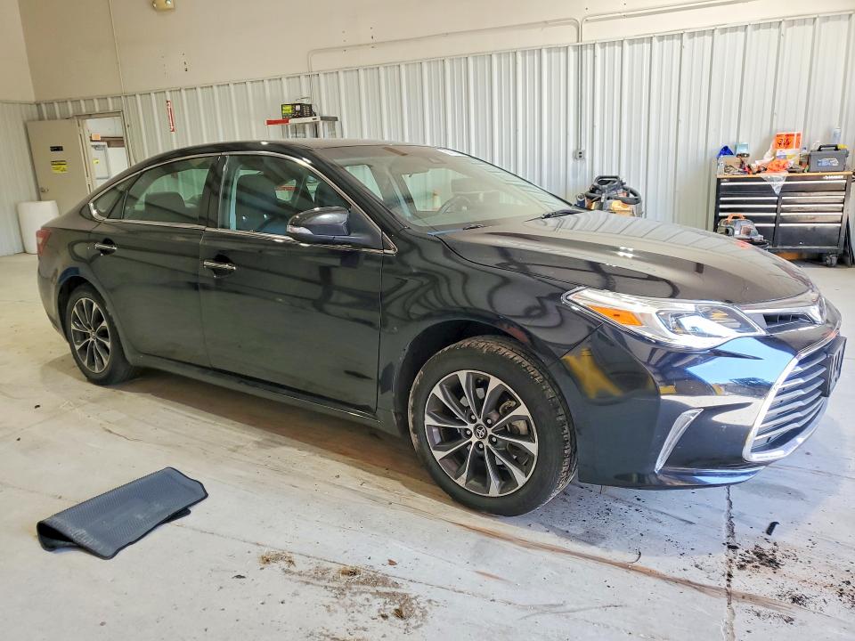 60762126 :رقم المزاد ، 4T1BK1EB2JU286278 vin ، 2018 Toyota Avalon مزاد بيع
