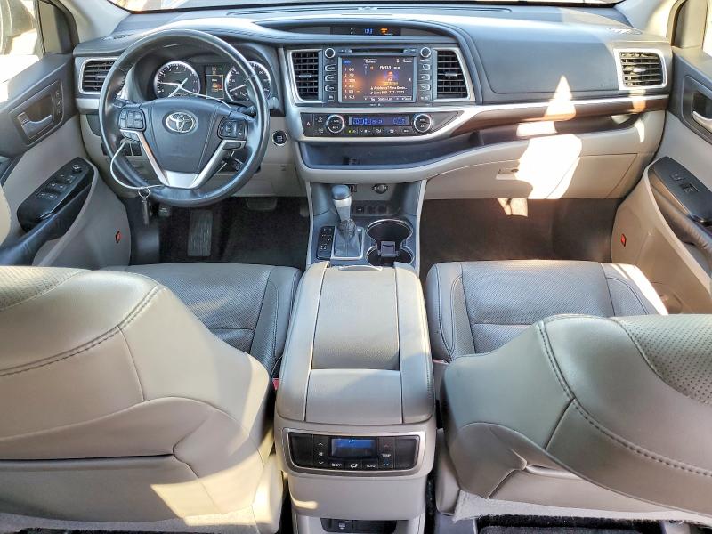 61032756 :رقم المزاد ، 5TDYKRFH5FS054138 vin ، 2015 Toyota Highlander مزاد بيع