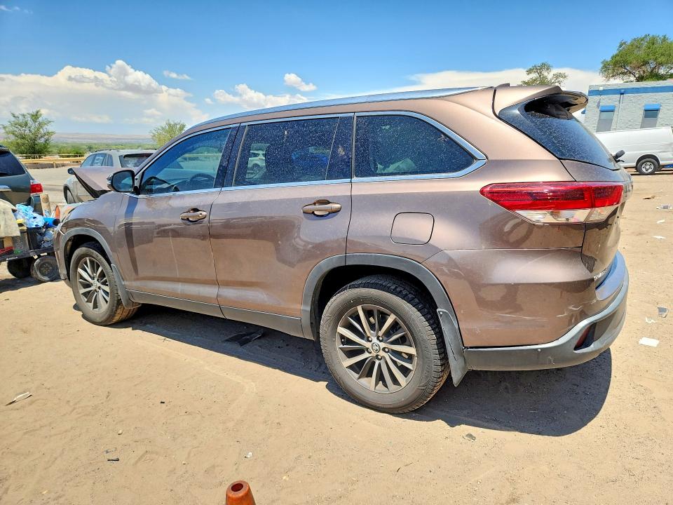 2019 Toyota Highlander მანქანა იყიდება აუქციონზე, vin: 5TDJZRFH5KS717926, აუქციონის ნომერი: 60648786