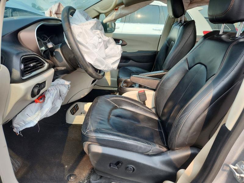 61135906 :رقم المزاد ، 2C4RC1DG3LR176823 vin ، 2020 Chrysler Voyager مزاد بيع