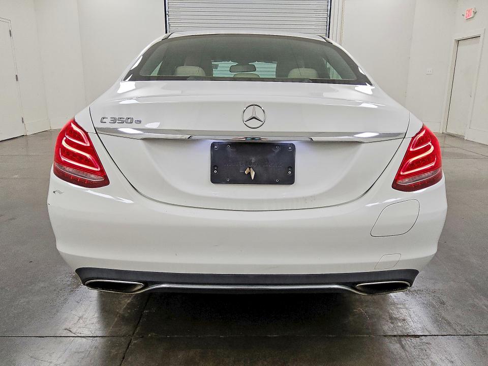 60703446 :رقم المزاد ، 55SWF4HB9JU239215 vin ، 2018 Mercedes-benz C مزاد بيع