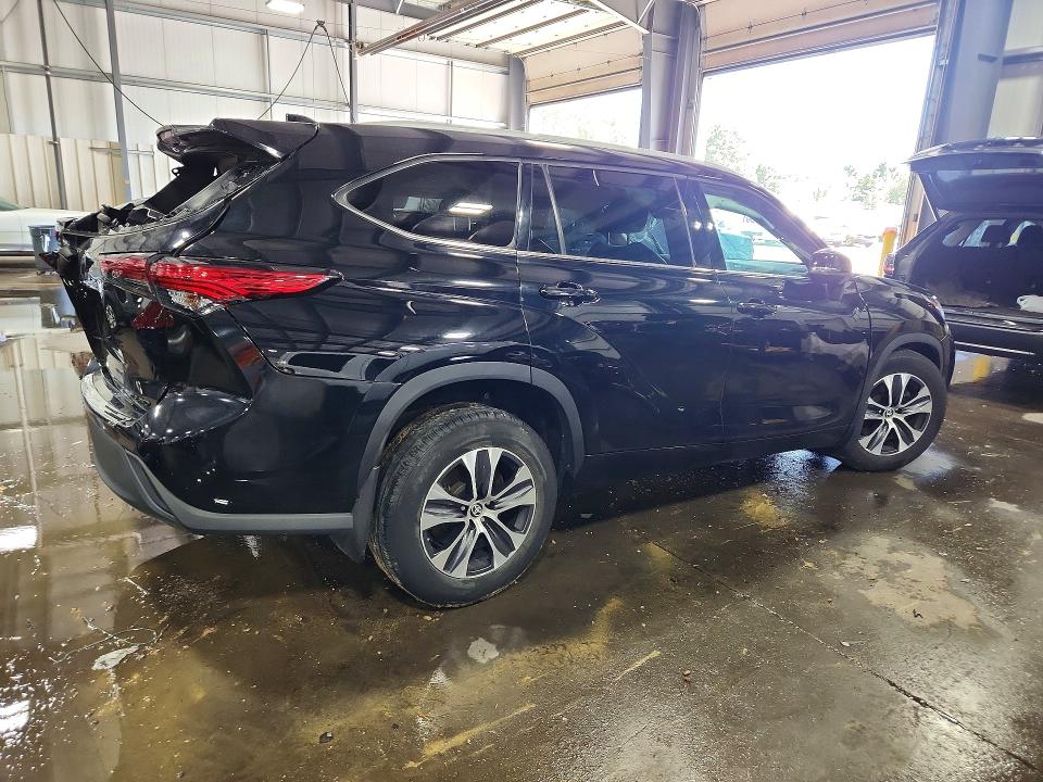 Auction sale of the 2022 Toyota Highlander, vin: 5TDHZRBH5NS584030, lot number: 61054716