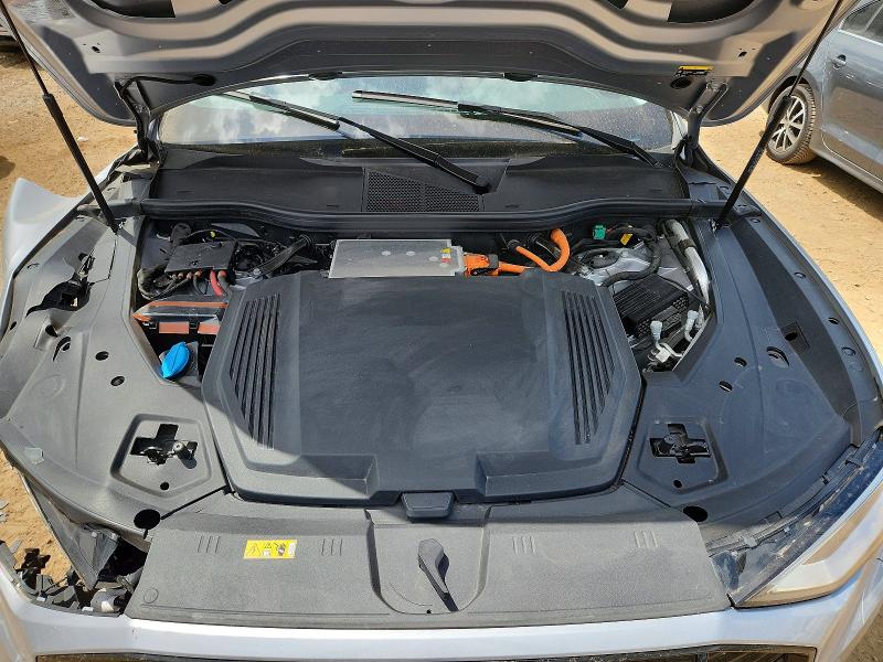 62035866 :رقم المزاد ، WA1AAAGE8NB047453 vin ، 2022 Audi E-tron مزاد بيع
