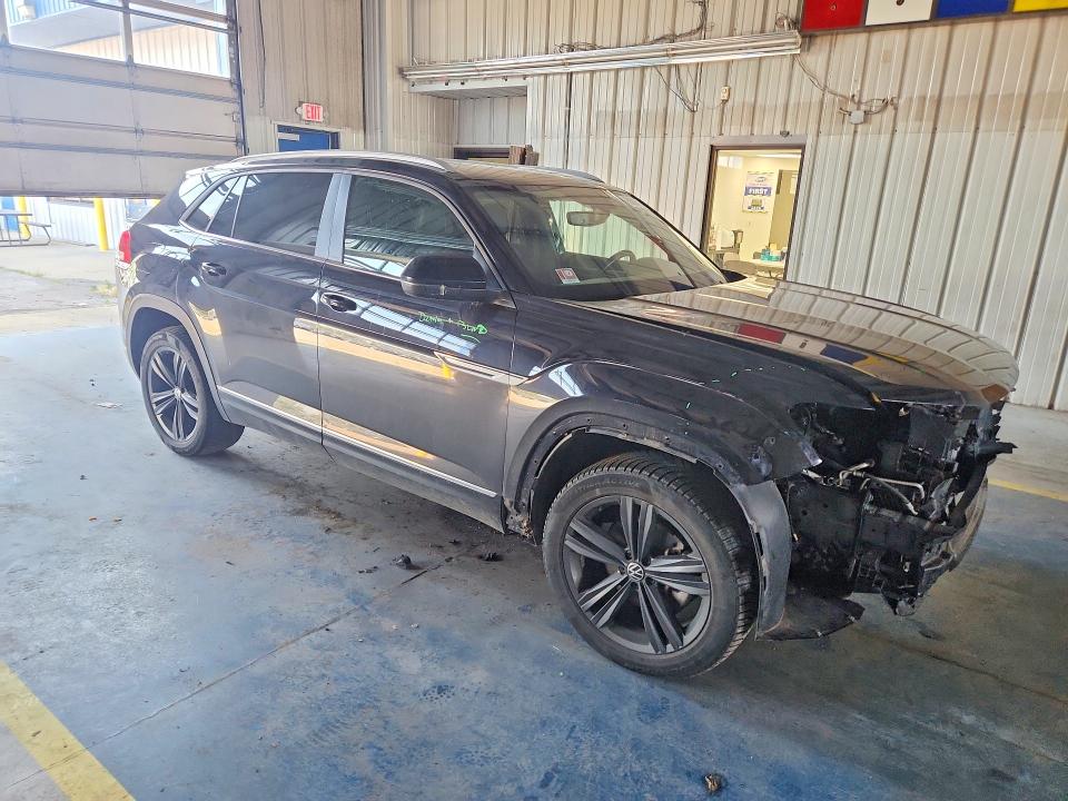 59706996 :رقم المزاد ، 1V2RE2CA8MC224659 vin ، 2021 Volkswagen Atlas Cross Sport مزاد بيع