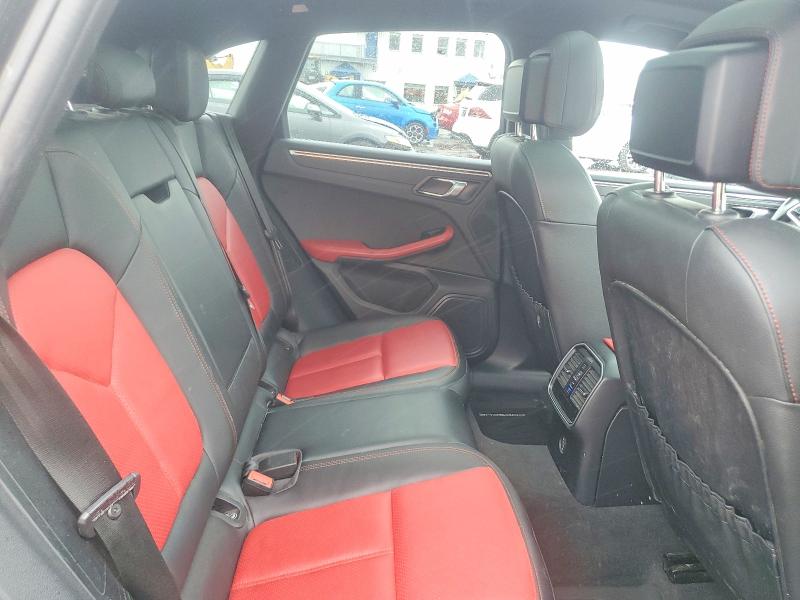 62475096 :رقم المزاد ، WP1AA2A52JLB17164 vin ، 2018 Porsche Macan مزاد بيع