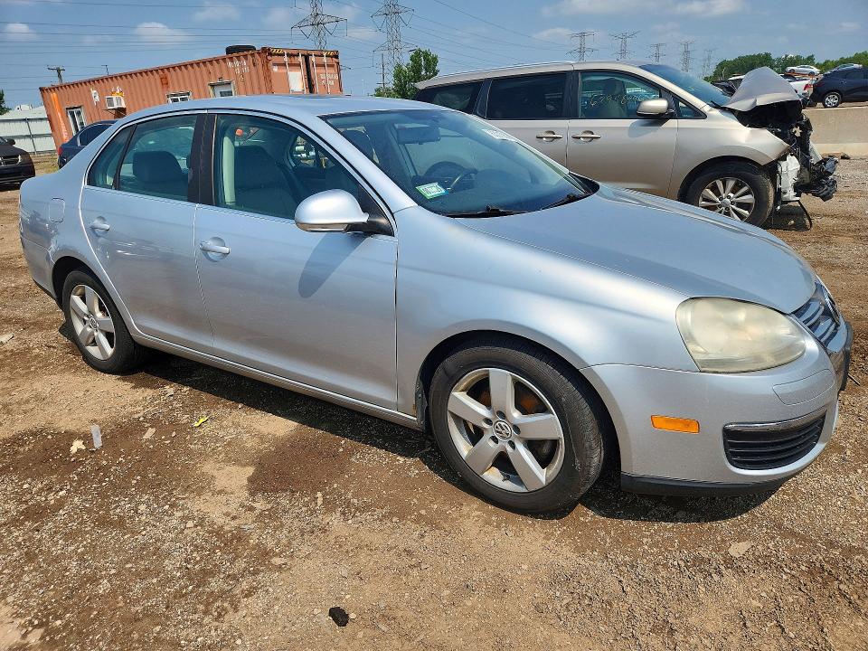 63013896 :رقم المزاد ، 3VWRM71K78M040246 vin ، 2008 Volkswagen Jetta مزاد بيع