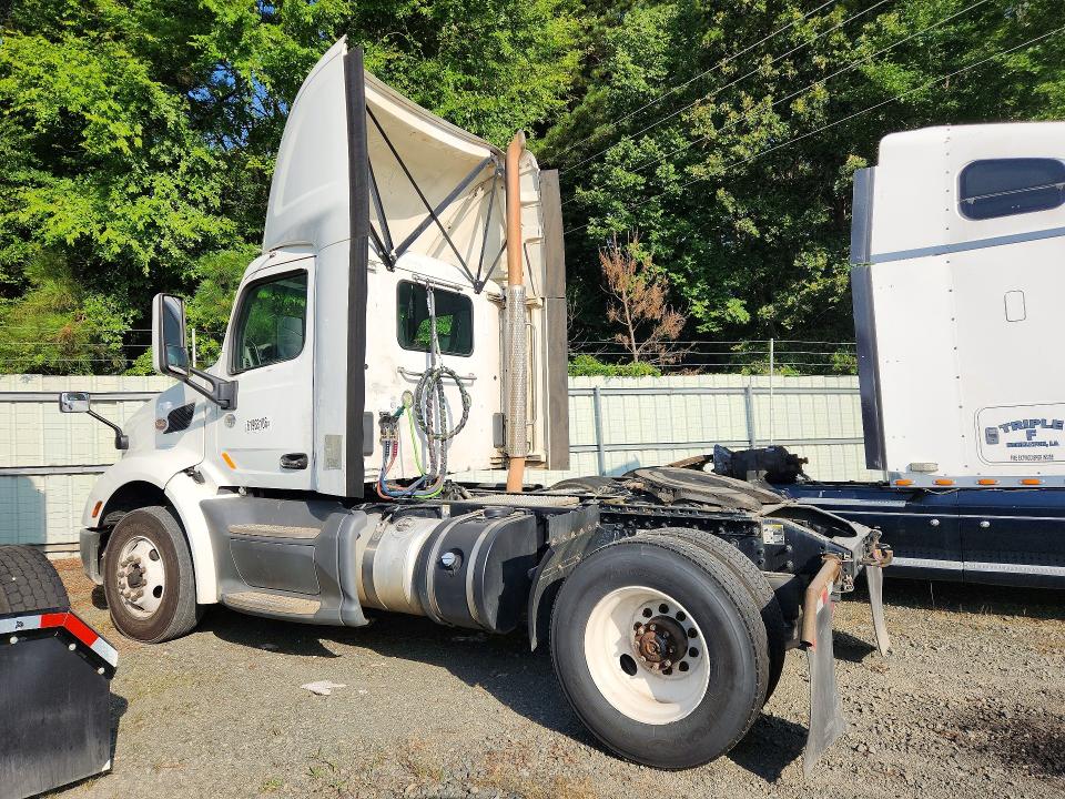 61968106 :رقم المزاد ، 1XPBA48X9JD478313 vin ، 2018 Peterbilt 579 مزاد بيع