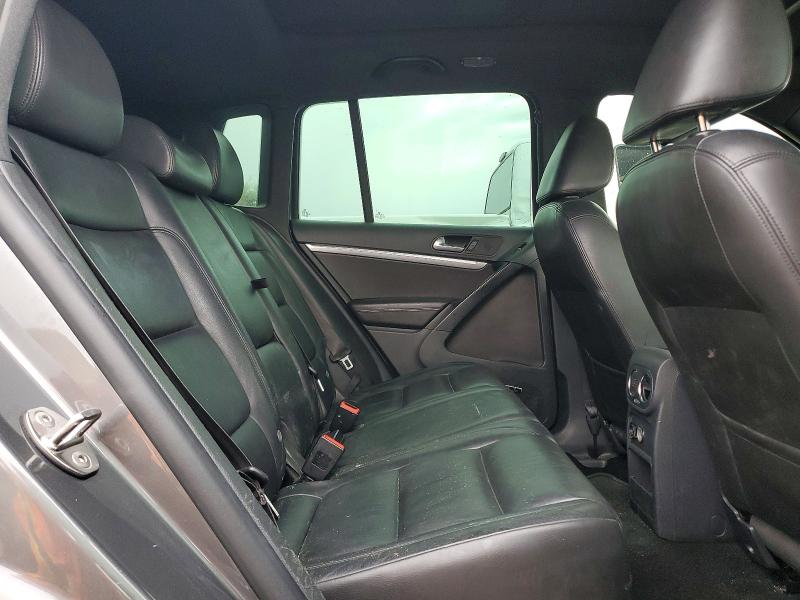 61021446 :رقم المزاد ، WVGBV3AX5EW560099 vin ، 2014 Volkswagen Tiguan مزاد بيع