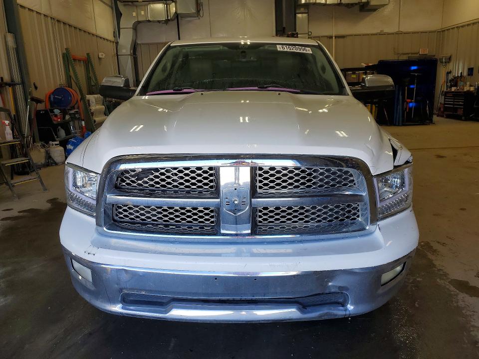 61620996 :رقم المزاد ، 1D7RB1CT8BS530422 vin ، 2011 Dodge Ram 1500 مزاد بيع