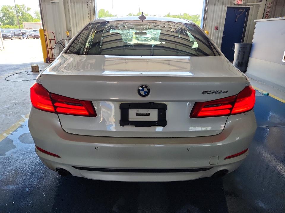 59613106 :رقم المزاد ، WBAJA9C59JB249025 vin ، 2018 Bmw 530e مزاد بيع