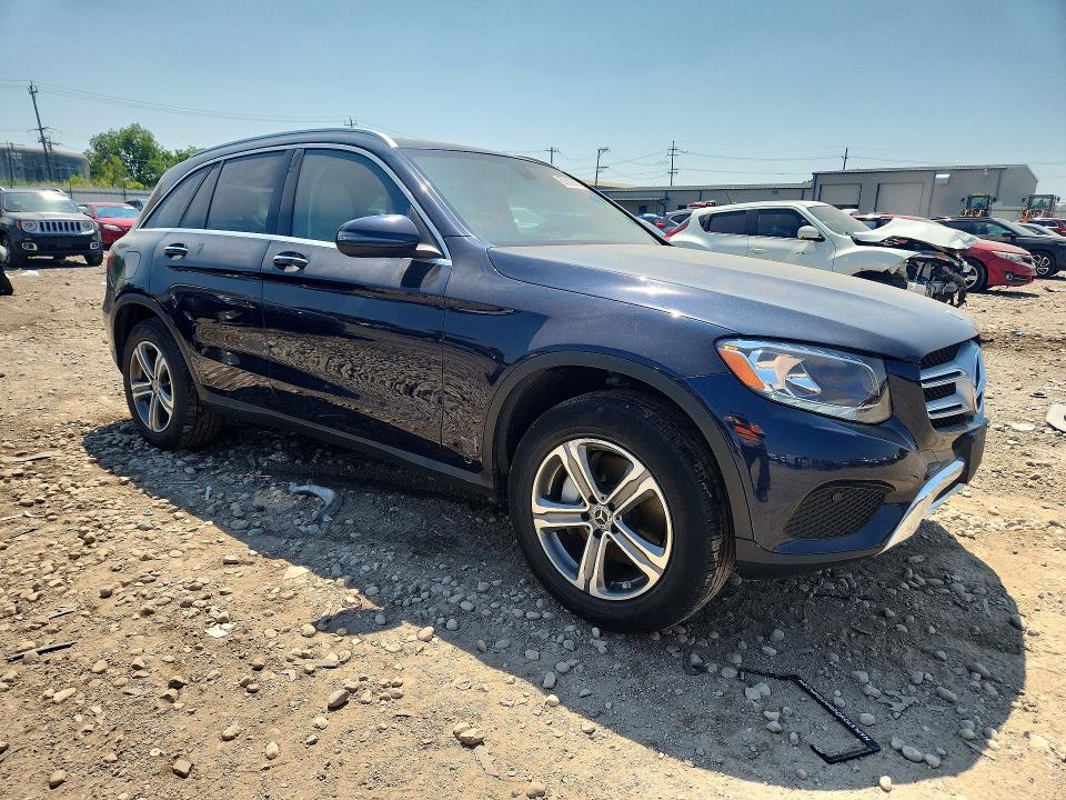 60850986 :رقم المزاد ، WDC0G4KBXHV007435 vin ، 2017 Mercedes-benz Glc مزاد بيع