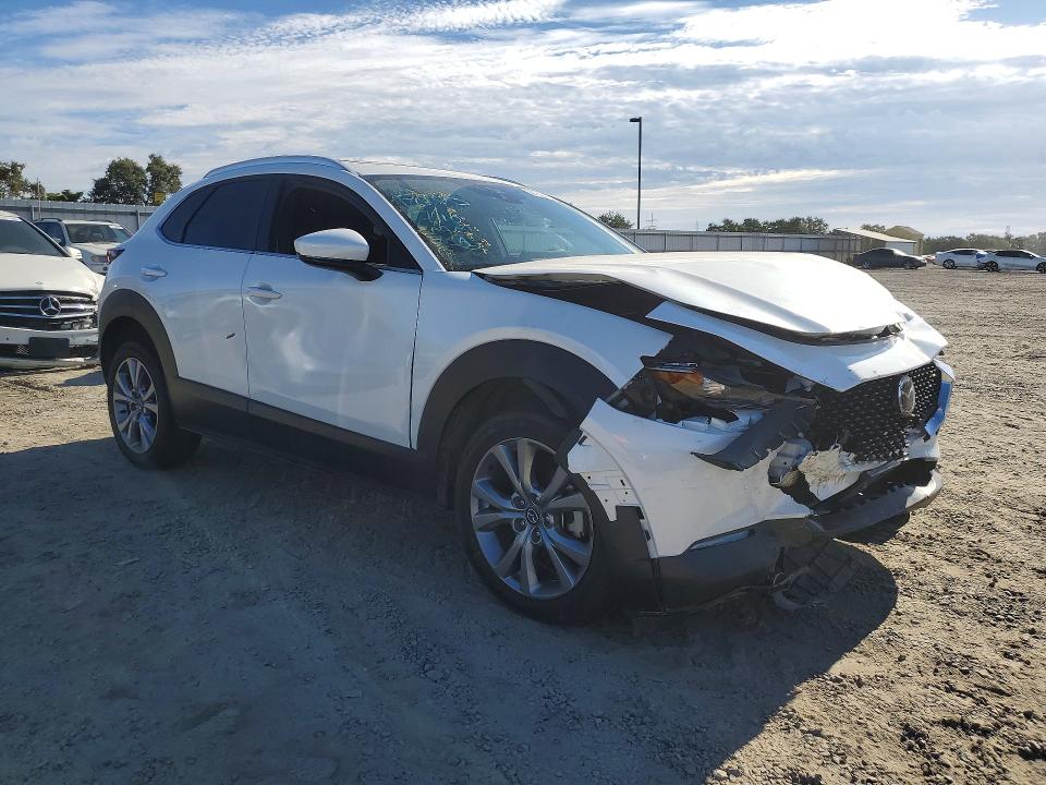 61880126 :رقم المزاد ، 3MVDMBCL4NM435887 vin ، 2022 Mazda Cx-30 مزاد بيع