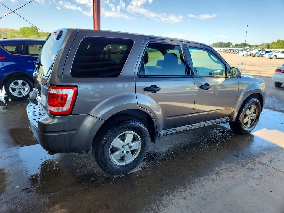 60629116 :رقم المزاد ، 1FMCU0C70AKC82958 vin ، 2010 Ford Escape مزاد بيع