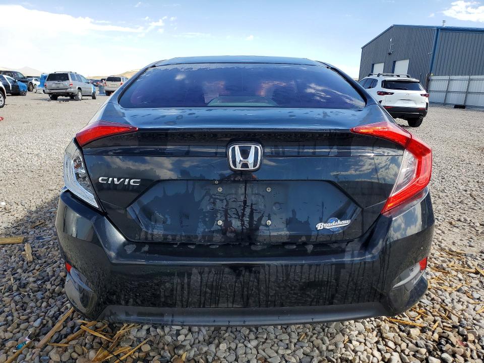 60307256 :رقم المزاد ، 2HGFC2F52JH521607 vin ، 2018 Honda Civic مزاد بيع