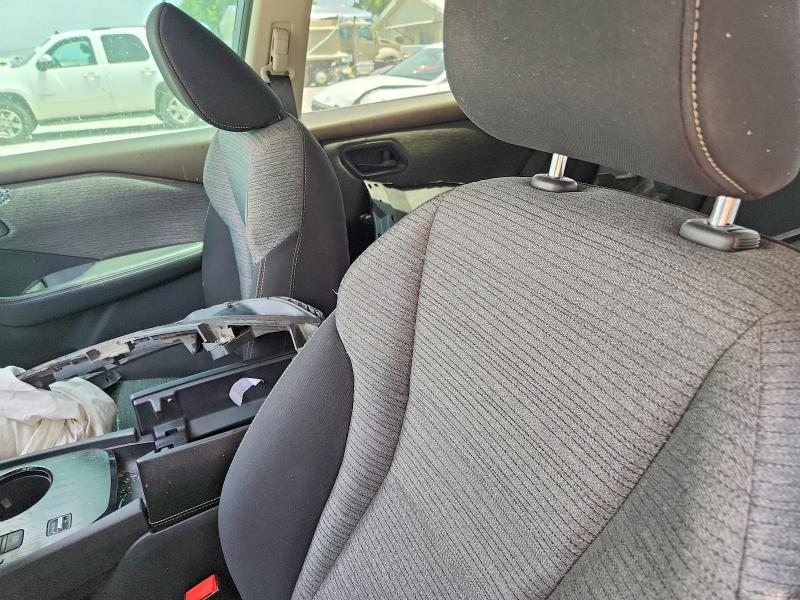 62102746 :رقم المزاد ، 5N1AT3AA7MC687837 vin ، 2021 Nissan Rogue مزاد بيع
